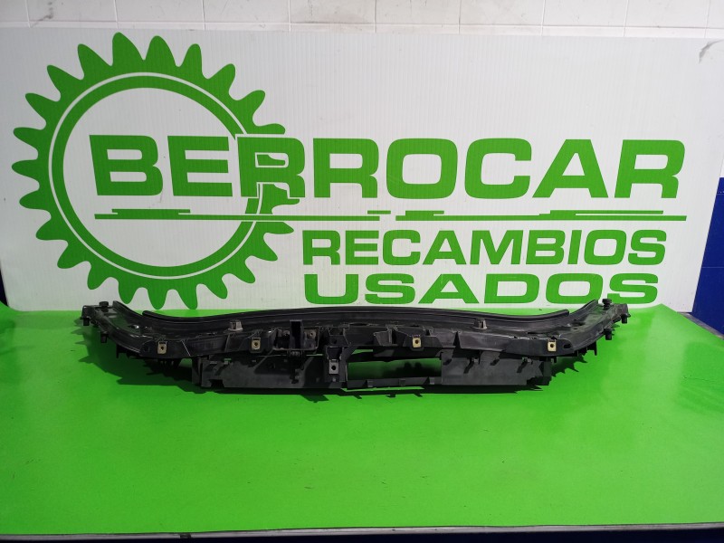 Recambio de travesaño superior para renault scenic ii 1.5 dci diesel referencia OEM IAM 8200140478  