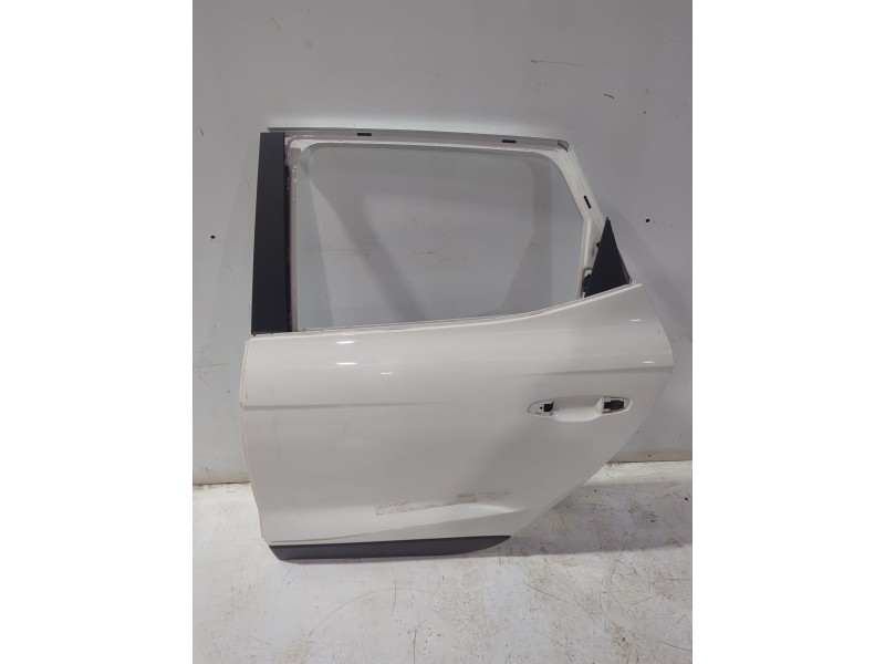 Recambio de puerta trasera izquierda para seat arona xperience plus referencia OEM IAM 6F9833051E  