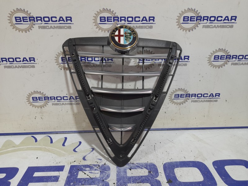 Recambio de rejilla delantera para alfa romeo giulietta (191) referencia OEM IAM 156102772 VER FOTOS  
