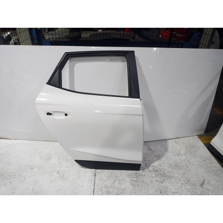 Recambio de puerta trasera derecha para seat arona xperience plus referencia OEM IAM 6F9833052E  