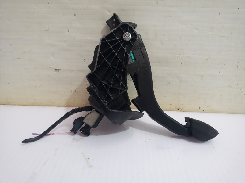 Recambio de pedal embrague para opel grandland x opel 2020 referencia OEM IAM 9676728880  