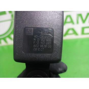 Recambio de enganche cinturon trasero central para opel zafira b 1.9 cdti referencia OEM IAM 1313240  