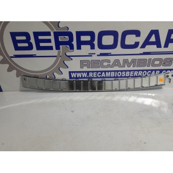 Recambio de embellecedor trasero para volkswagen touareg 3.0 v6 tdi referencia OEM IAM 7P6807787A  