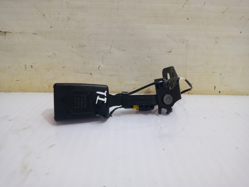 Recambio de enganche cinturon trasero izquierdo para opel grandland x opel 2020 referencia OEM IAM 9810493477  