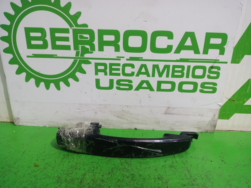 Recambio de maneta exterior delantera derecha para opel zafira b 1.9 cdti referencia OEM IAM 5138195  