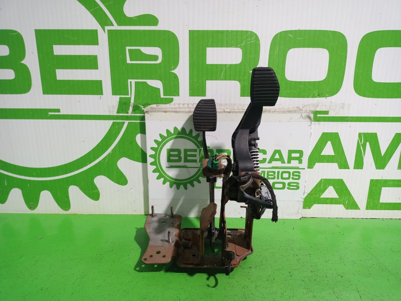 Recambio de pedalera para citroën c4 berlina collection referencia OEM IAM 450017  