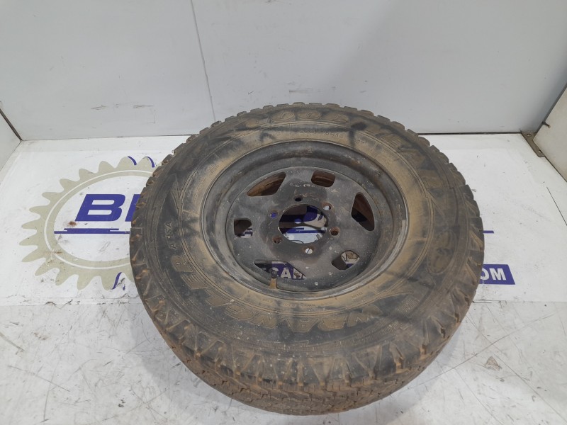 Recambio de rueda repuesto para mitsubishi montero (l040) 2.5 turbodiesel referencia OEM IAM MB540444  