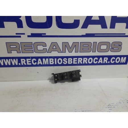 Recambio de mando elevalunas delantero izquierdo para hyundai i30 1.6 cat referencia OEM IAM 935702L010  