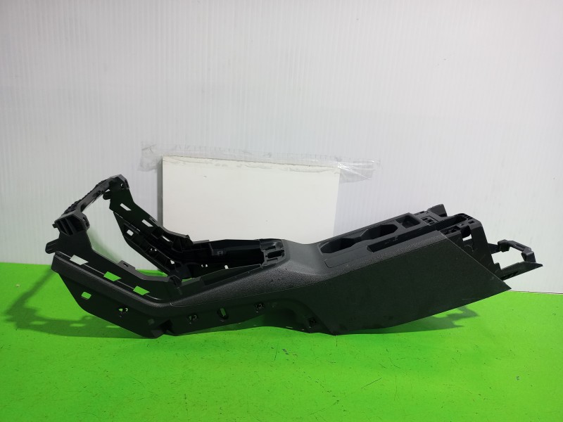 Recambio de consola central para volkswagen t-cross advance referencia OEM IAM 2GM863241  