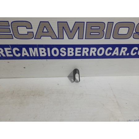 Recambio de tapa brazo limpia parabrisas para renault megane ii coupe/cabrio 1.6 16v referencia OEM IAM 7701054825  