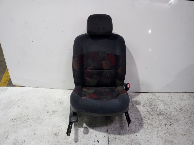 Recambio de asiento delantero derecho para renault clio ii fase i (b/cbo) 1.2 referencia OEM IAM 7701470821  