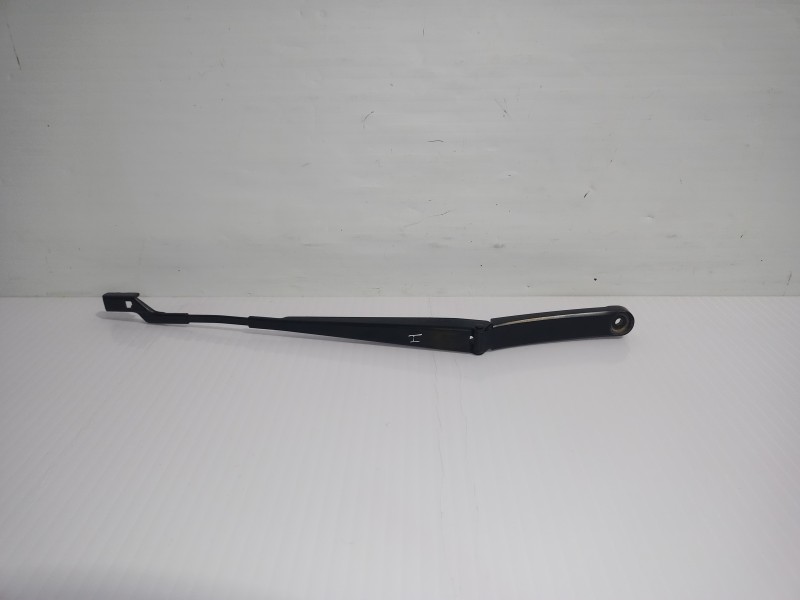 Recambio de brazo limpia delantero izquierdo para seat arona xperience plus referencia OEM IAM 6F1955409VZ1  