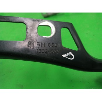 Recambio de bisagras capot para opel zafira b 1.9 cdti referencia OEM IAM 13224577  