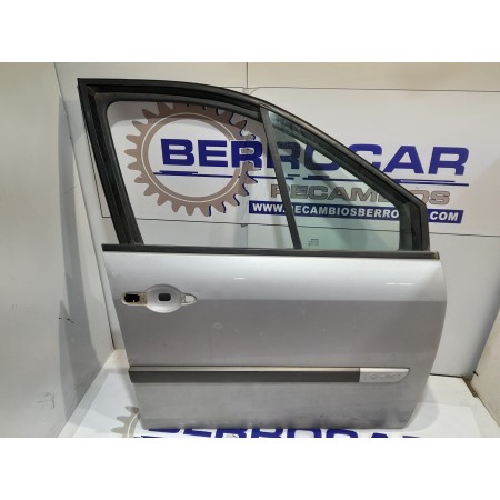 Recambio de puerta delantera derecha para renault scenic ii referencia OEM IAM 801002354R  