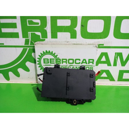 Recambio de caja reles / fusibles para opel astra h berlina essentia referencia OEM IAM 13222173  