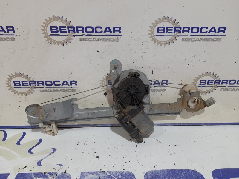 Recambio de elevalunas trasero izquierdo para renault scenic ii referencia OEM IAM 8201010935  