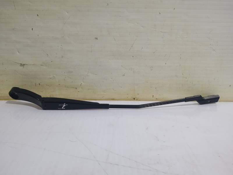 Recambio de brazo limpia delantero izquierdo para opel grandland x opel 2020 referencia OEM IAM YP00060580  