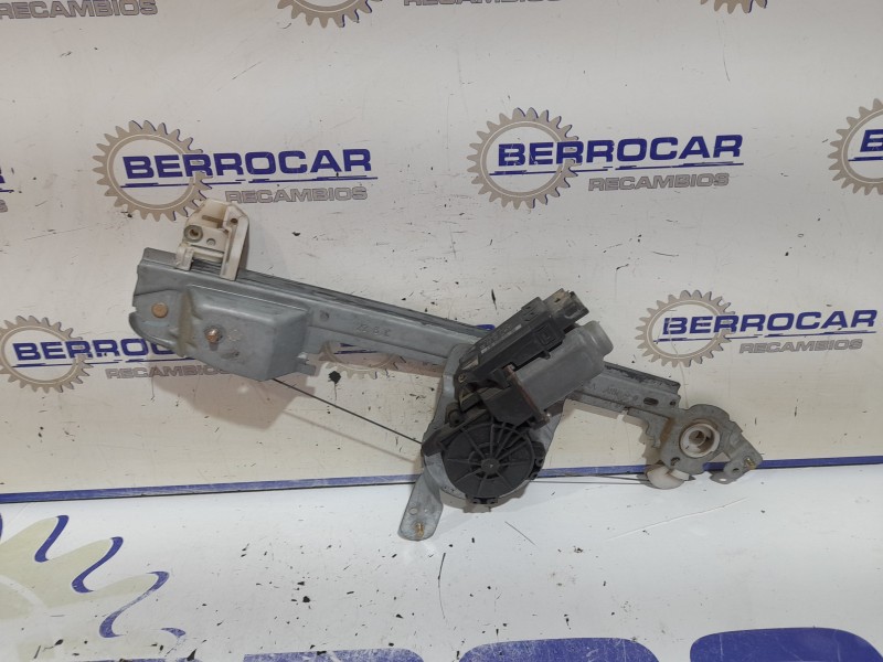 Recambio de elevalunas trasero derecho para renault scenic ii referencia OEM IAM 8200118857  