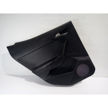 Recambio de guarnecido puerta trasera izquierda para seat arona xperience plus referencia OEM IAM 6F0867133  