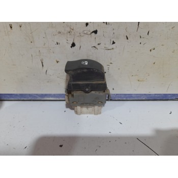 Recambio de mando elevalunas trasero izquierdo para renault scenic ii referencia OEM IAM 28082  