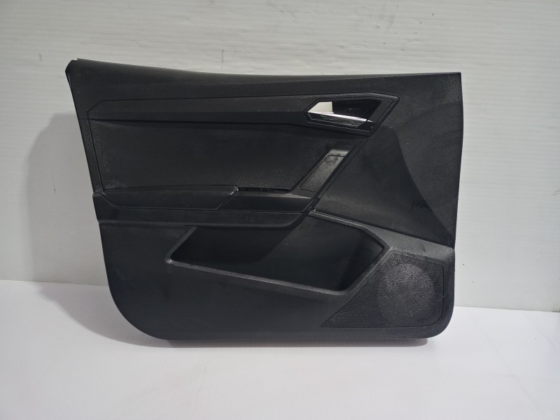 Recambio de guarnecido puerta delantera izquierda para seat arona xperience plus referencia OEM IAM 6F0867131  