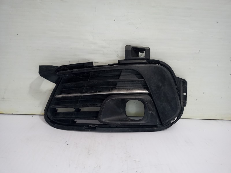 Recambio de rejilla paragolpes izquierda para peugeot 308 active referencia OEM IAM AA382655569  