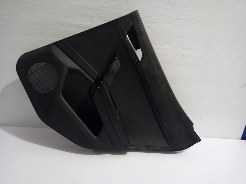 Recambio de guarnecido puerta trasera derecha para seat arona xperience plus referencia OEM IAM 6F0867134  