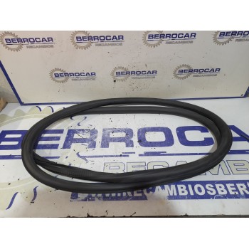 Recambio de goma contorno para opel insignia berlina referencia OEM IAM 13228130  