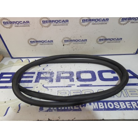 Recambio de goma contorno para opel insignia berlina referencia OEM IAM 13228130  