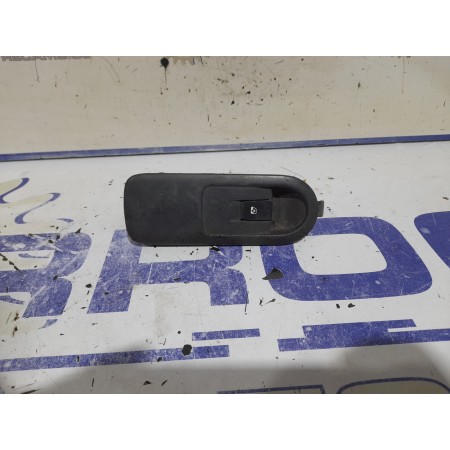Recambio de mando elevalunas delantero derecho para renault scenic ii referencia OEM IAM 156013740  