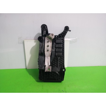 Recambio de soporte bateria para volkswagen t-cross advance referencia OEM IAM 2Q0915331  
