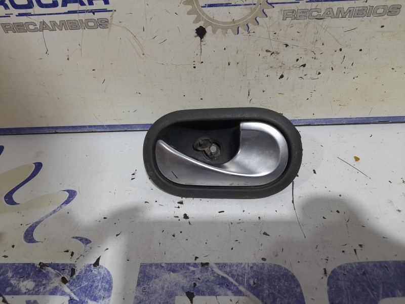Recambio de maneta interior trasera derecha para renault scenic ii referencia OEM IAM 8200028486  