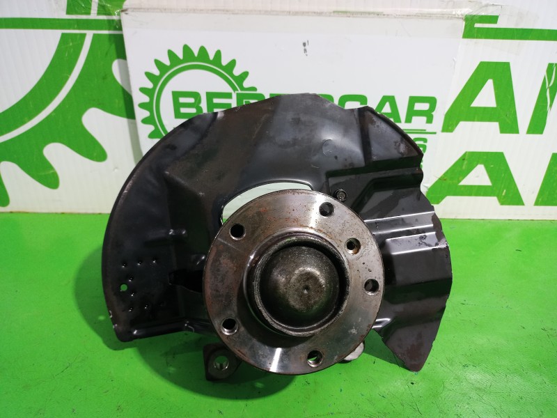 Recambio de mangueta delantera derecha para bmw serie 3 berlina (e46) 320d referencia OEM IAM 31211096430  