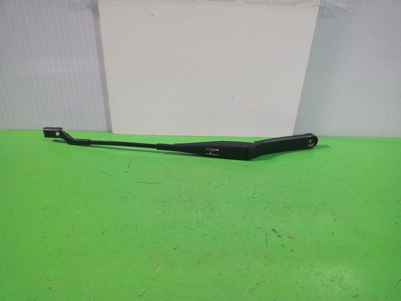 Recambio de brazo limpia delantero izquierdo para volkswagen t-cross advance referencia OEM IAM 2GM955409A  