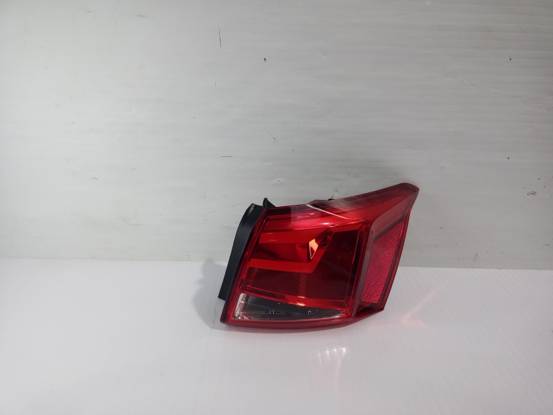 Recambio de piloto trasero derecho para seat arona xperience plus referencia OEM IAM 6F9945096B  