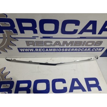 Recambio de embellecedor parachoques para mercedes-benz clase c (w205) familiar 2.1 cdi cat referencia OEM IAM A2058853123  