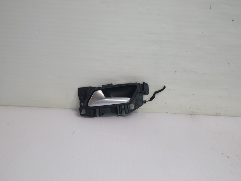 Recambio de maneta interior delantera izquierda para peugeot 308 active referencia OEM IAM 311339  