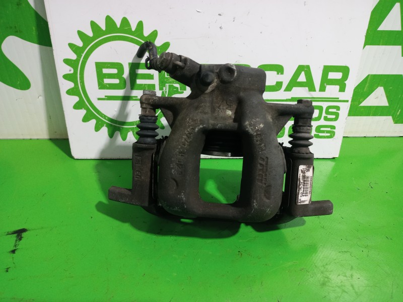 Recambio de pinza de freno delantera derecha para peugeot 407 2.0 16v cat referencia OEM IAM 9683649780  