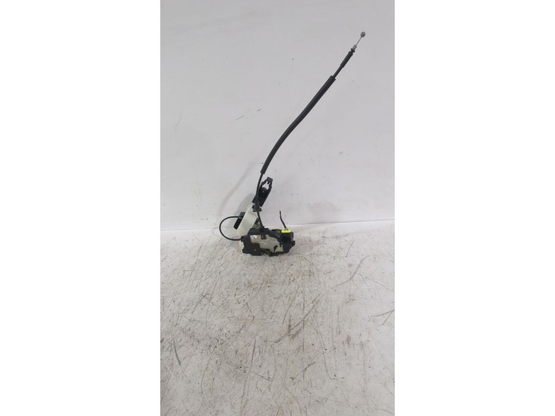 Recambio de cerradura puerta delantera derecha para kia cee´d hatchback (ed) 1.6 crdi 90 referencia OEM IAM 813201H020  