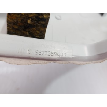 Recambio de moldura izquierda para peugeot 308 active referencia OEM IAM 9677359477  