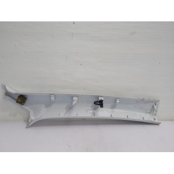 Recambio de moldura izquierda para peugeot 308 active referencia OEM IAM 9677359477  