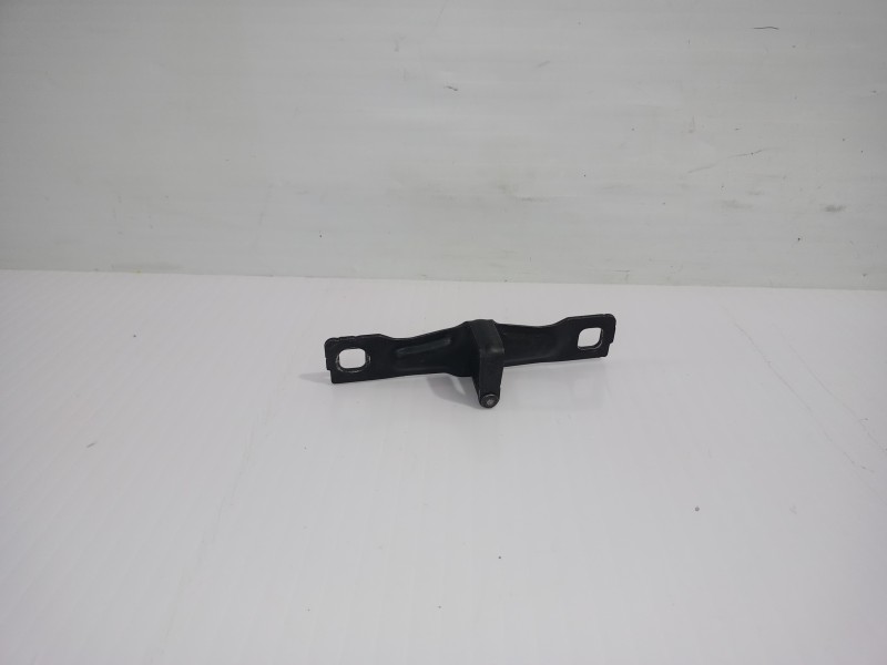 Recambio de enganche cerradura para seat arona xperience plus referencia OEM IAM 8V0827507H  