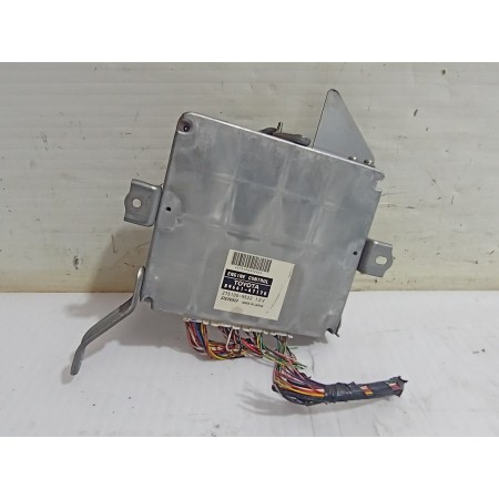 Recambio de centralita motor uce para toyota prius (nhw20) basis referencia OEM IAM 8966147170  