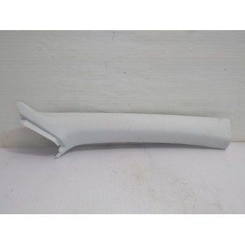 Recambio de moldura derecha para peugeot 308 active referencia OEM IAM 9677359377  