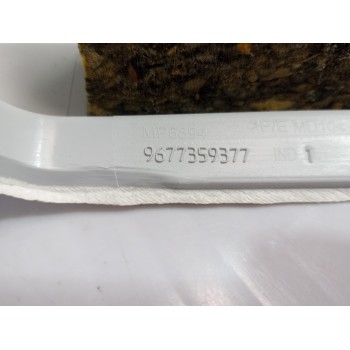 Recambio de moldura derecha para peugeot 308 active referencia OEM IAM 9677359377  