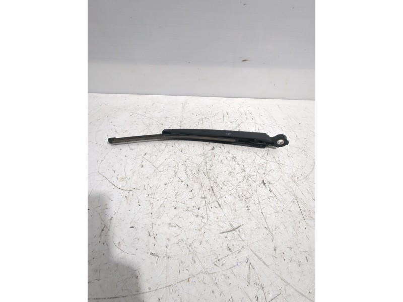 Recambio de brazo limpia trasero para seat arona xperience plus referencia OEM IAM 6F9955704  