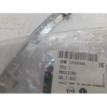 Recambio de embellecedor parachoques para opel astra j lim. referencia OEM IAM 13368945  