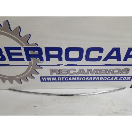 Recambio de embellecedor parachoques para opel astra j lim. referencia OEM IAM 13368946  