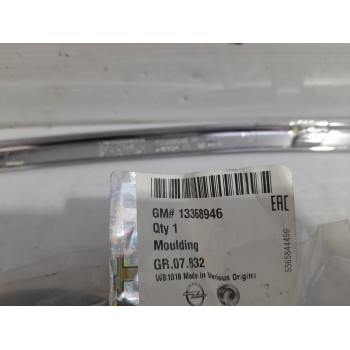 Recambio de embellecedor parachoques para opel astra j lim. referencia OEM IAM 13368946  