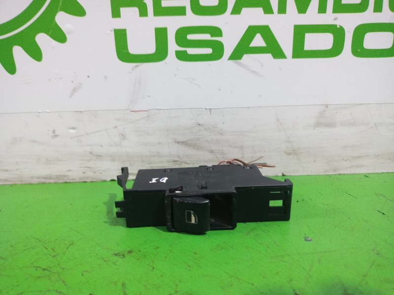 Recambio de mando elevalunas delantero derecho para bmw serie 3 berlina (e46) 320d referencia OEM IAM 15869805  